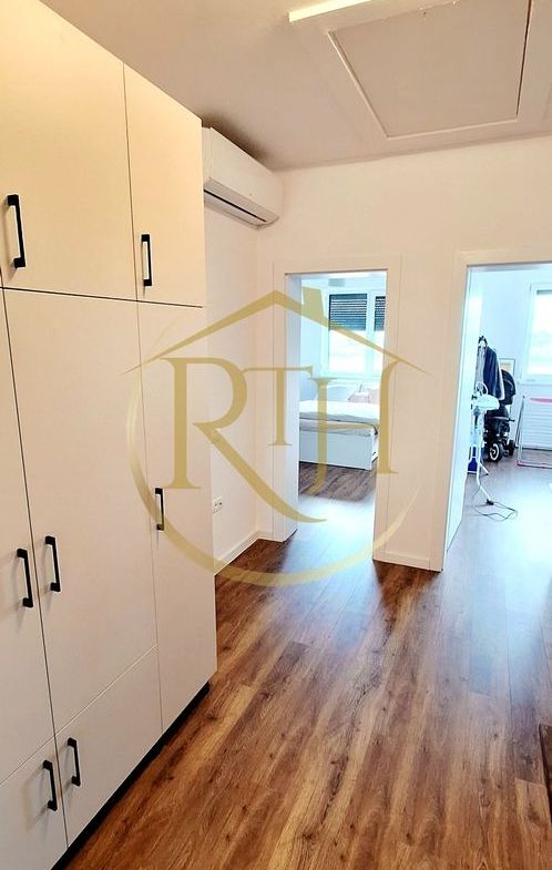 Oferim spre vanzare Casa tip Duplex, situata in Giroc in apropiere de DAF