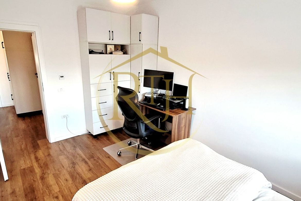 Oferim spre vanzare Casa tip Duplex, situata in Giroc in apropiere de DAF