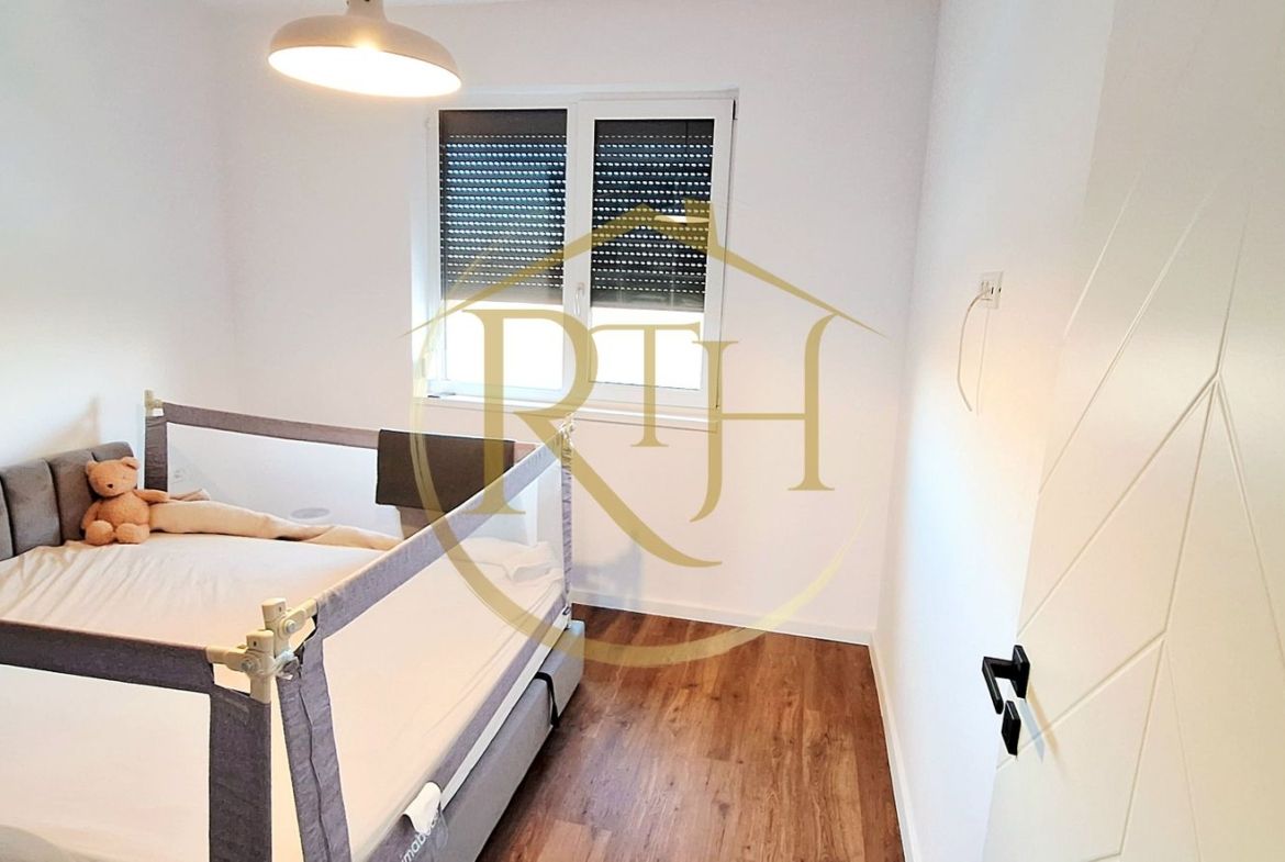 Oferim spre vanzare Casa tip Duplex, situata in Giroc in apropiere de DAF