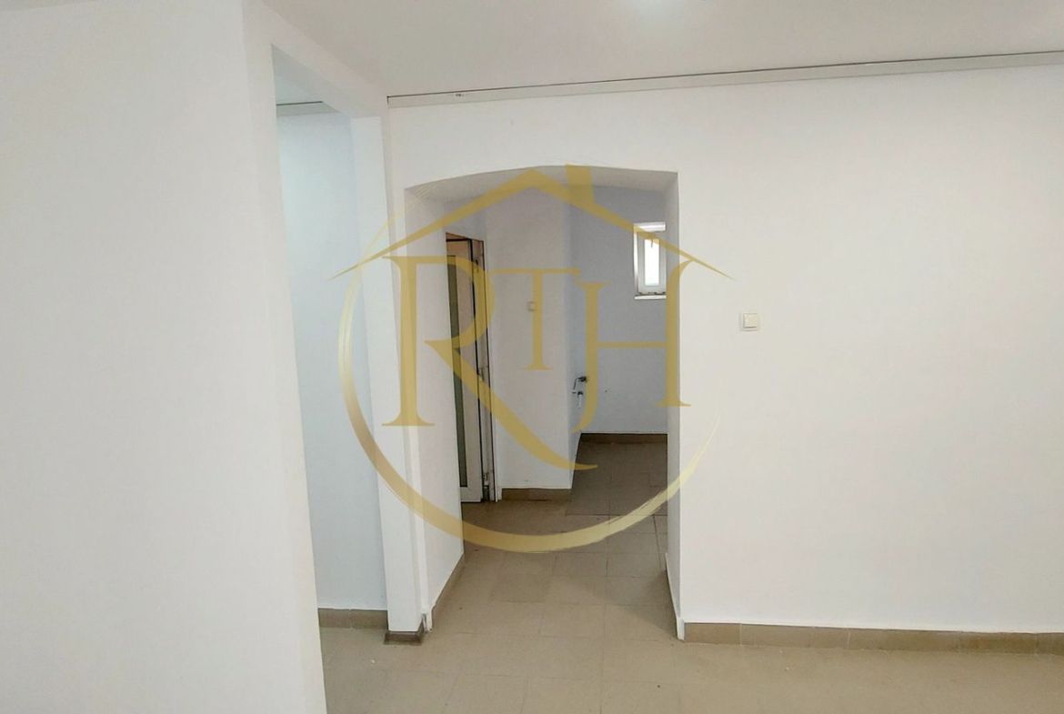 Se inchiriaza spatiu comercial situat in apropiere de Piata 700 si Piata Unirii