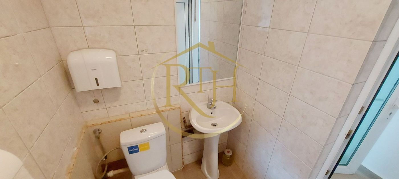 Se inchiriaza spatiu comercial situat in apropiere de Piata 700 si Piata Unirii
