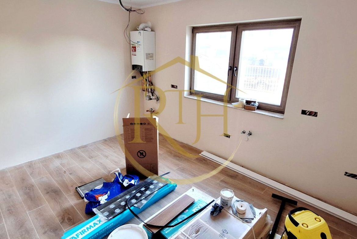 Oferim spre vanzare casa-duplex cu 4 camere si 3 bai situata in Giroc