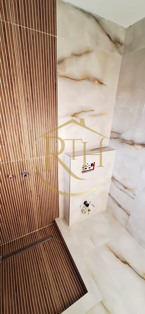 Oferim spre vanzare casa-duplex cu 4 camere si 3 bai situata in Giroc