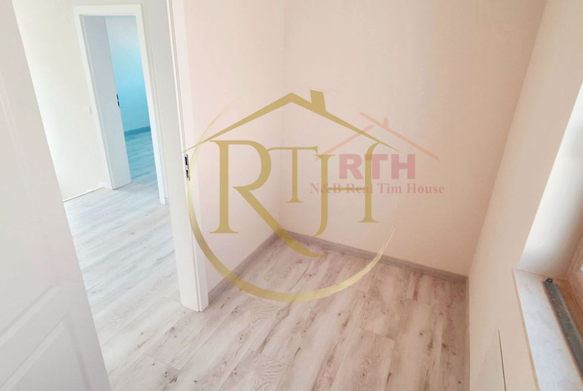 Oferim spre vanzare Duplex cu 5 camere situat in Giroc aproape de DAF