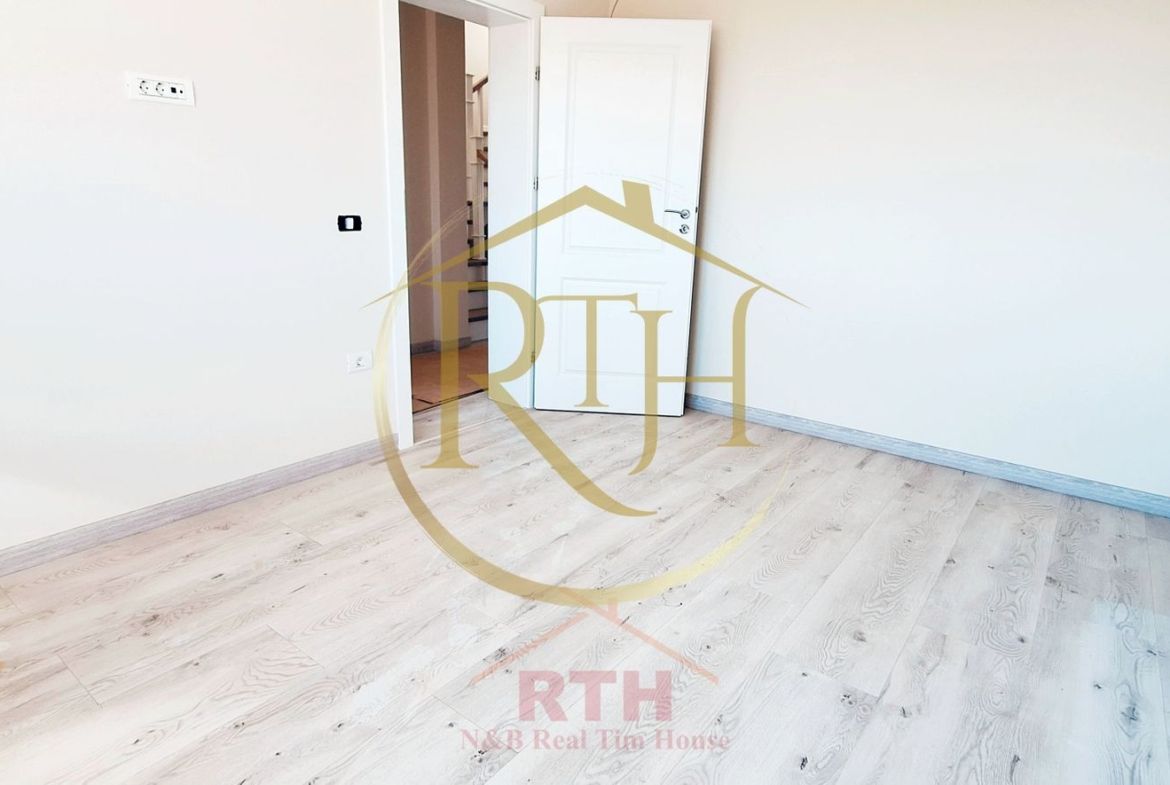 Oferim spre vanzare Duplex cu 5 camere situat in Giroc aproape de DAF