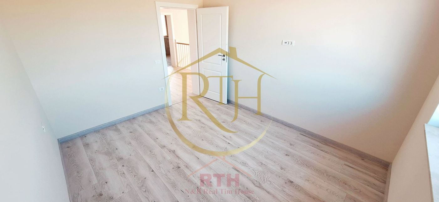 Oferim spre vanzare Duplex cu 5 camere situat in Giroc aproape de DAF
