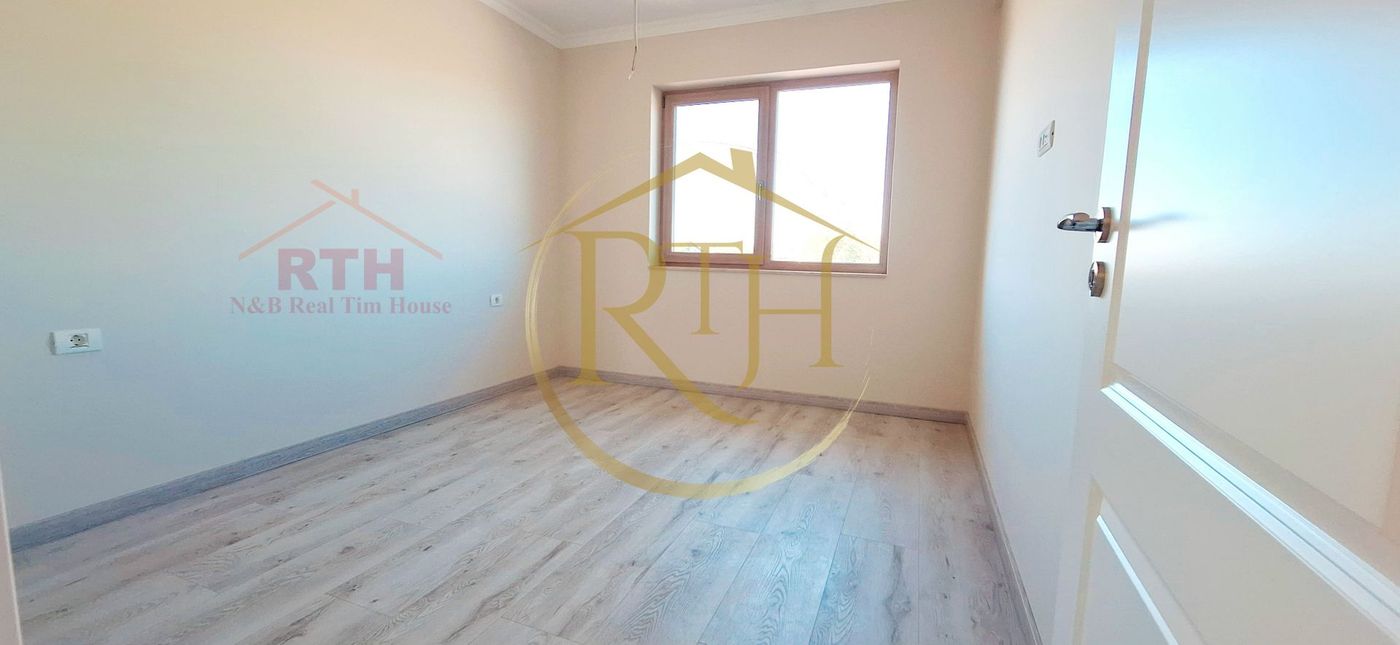 Oferim spre vanzare Duplex cu 5 camere situat in Giroc aproape de DAF