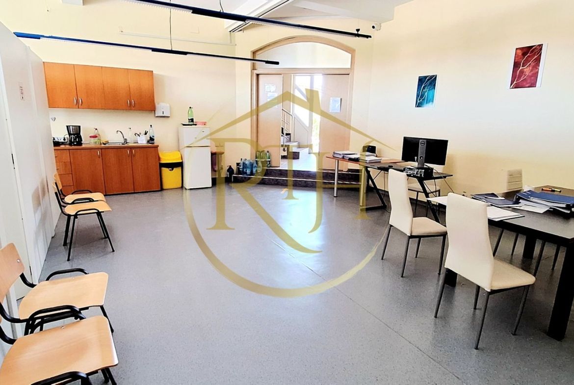 Oferim spre inchiriere, Cladire ideala pentru Clinica, Centru medical etc