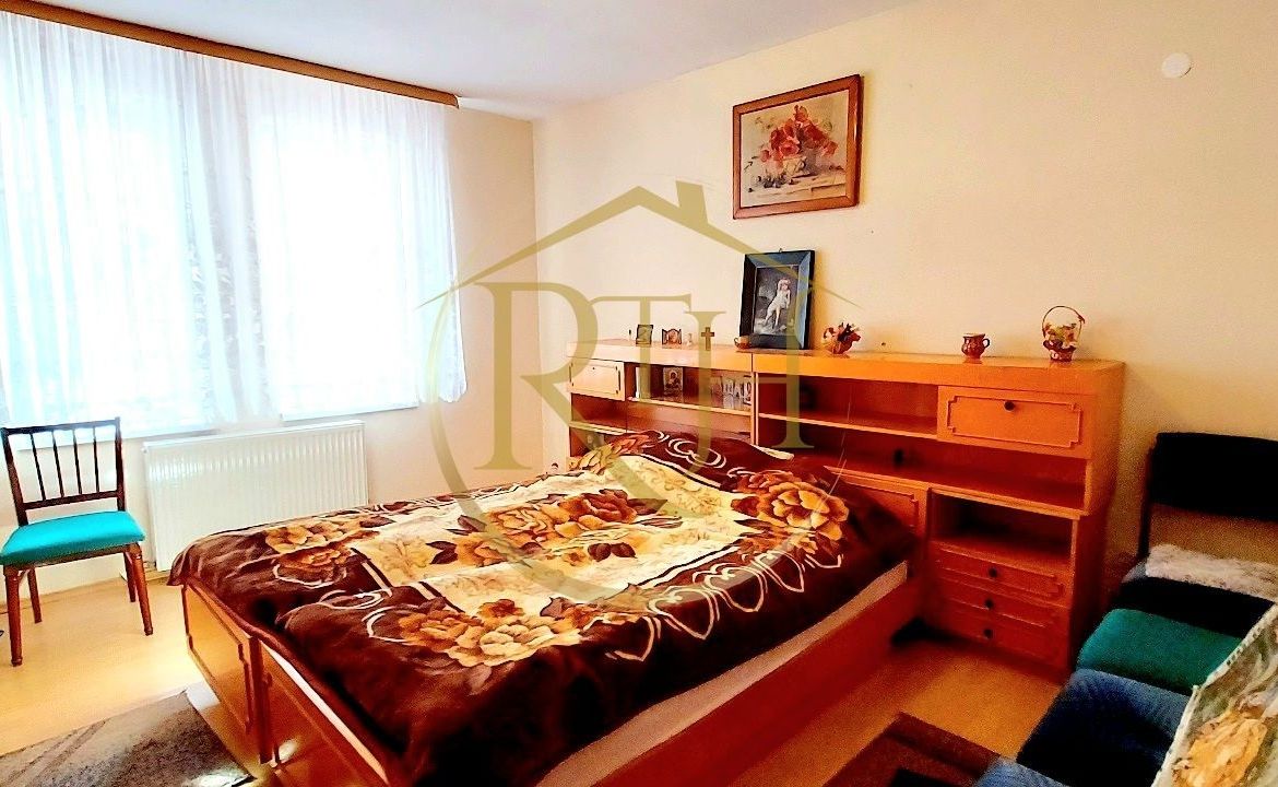 Oferim spre vanzare casa, 6 camere, 162mp utili, 809mp teren, in Giroc
