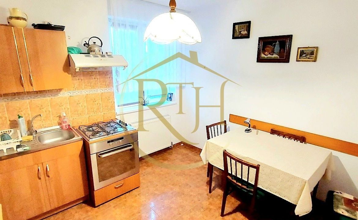 Oferim spre vanzare casa, 6 camere, 162mp utili, 809mp teren, in Giroc