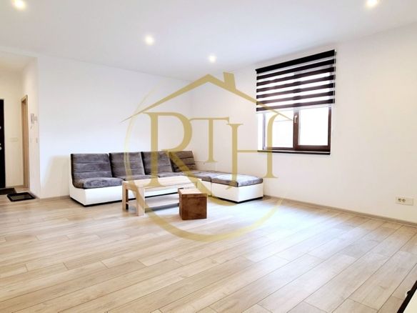 Apartament 3 camere,75 mp utili,4 locuri de parcare, Braytim,Cl Urseni