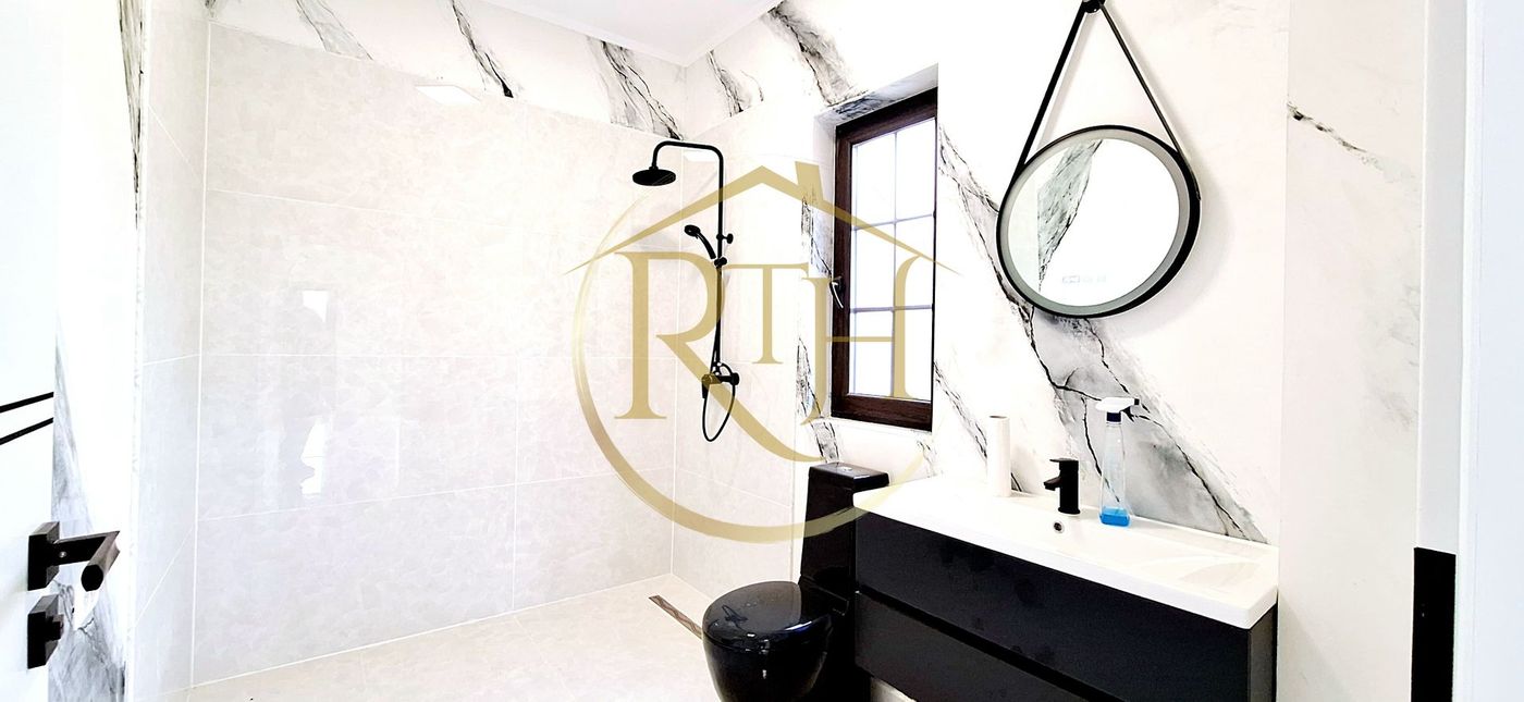 Oferim spre vanzare casa deosebita, cu 5 camere, Giroc, zona Centrala.