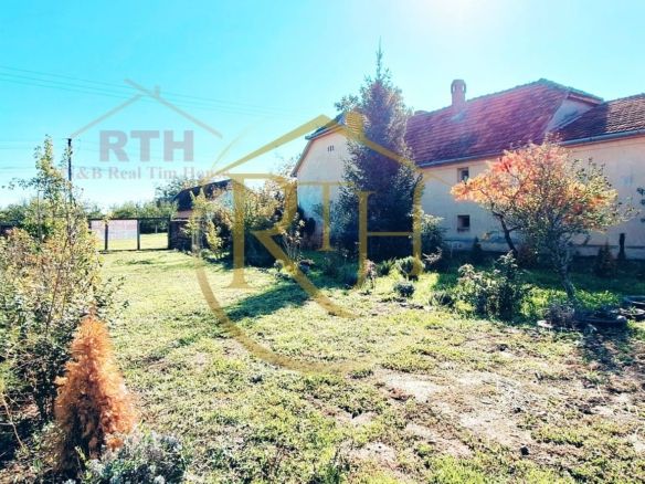 Parcela de teren, ideala pentru casa, sp 1300 mp, utilitati