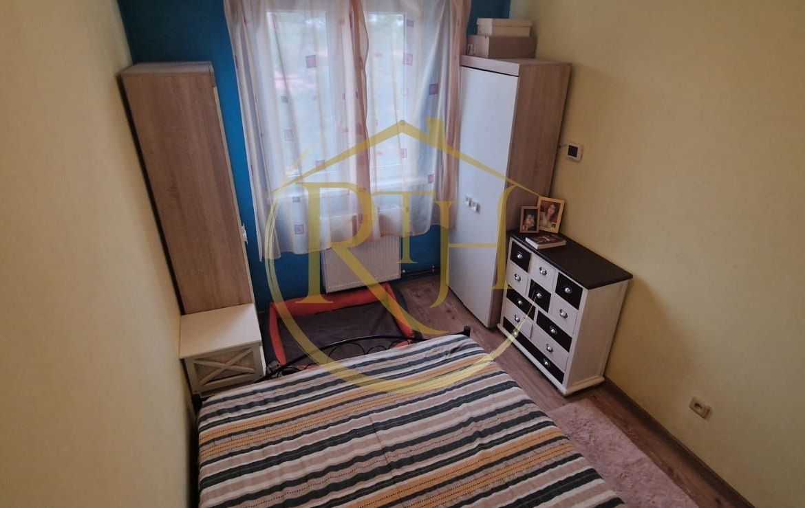 Vand apartament cu 4 camere in zona spitalul judetean,comision ,,0”