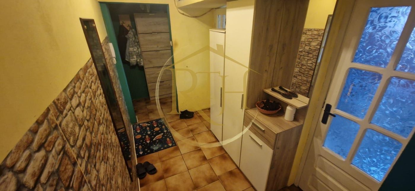 Vand apartament cu 4 camere in zona spitalul judetean,comision ,,0”