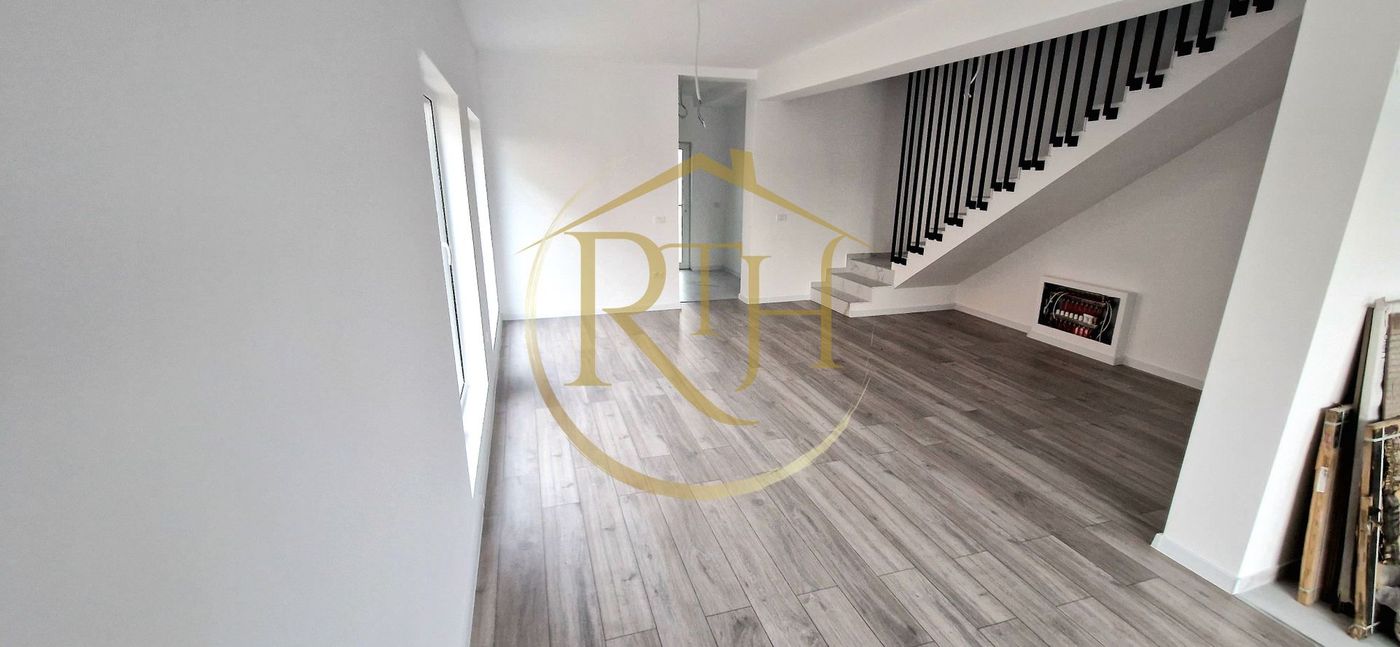 anBn-16298 Duplex de vanzare cu 4 camere,2 bai,250 mp teren-Mosnita Veche zona Centrala.