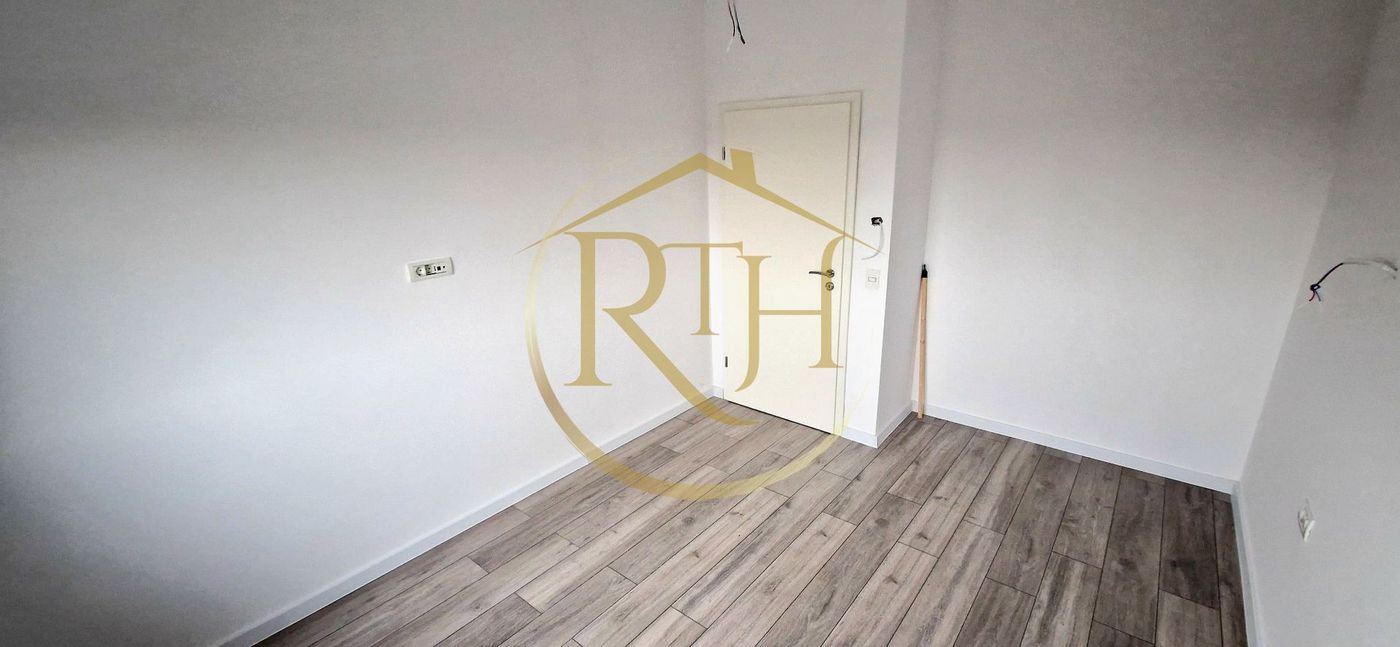anBn-16303 Duplex de vanzare cu 4 camere,2 bai,250 mp teren-Mosnita Veche zona Centrala.