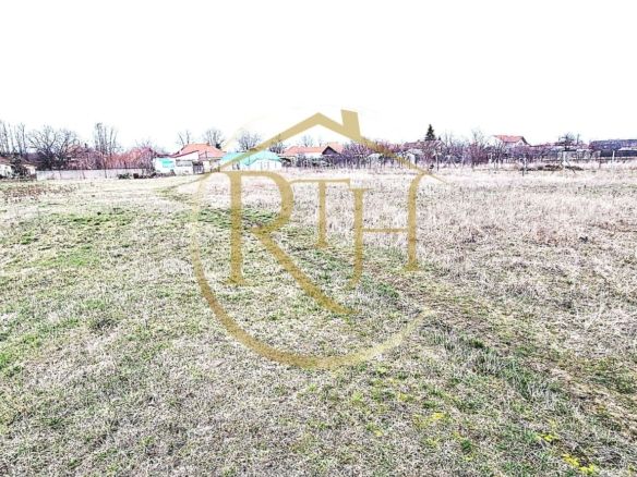 Vand teren intravilan Zona Fraidorf,comison ,,0”