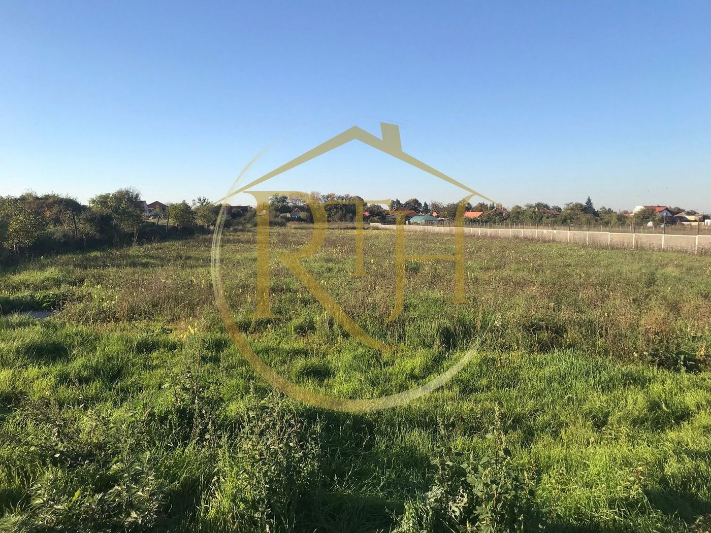Vand teren intravilan Zona Fraidorf,comison ,,0”