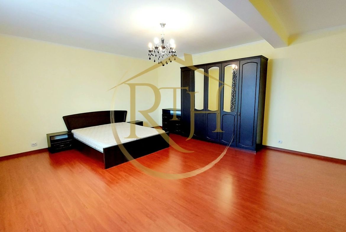 Oferim spre inchiriere casa-duplex,4 camere,Dumbravita aproape de Lidl