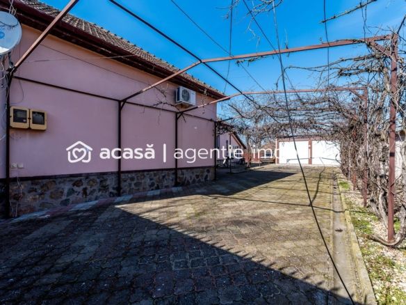 Casa ideală pentru familie: școală la 3 min + anexă pentru bunici