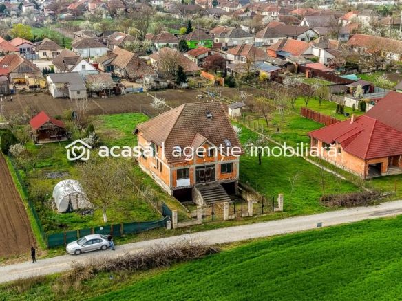 Casă 6 camere – la roșu – Zimandcuz, Arad – COMISION 0