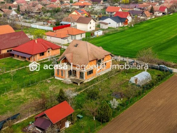 Casă 6 camere – la roșu – Zimandcuz, Arad – COMISION 0