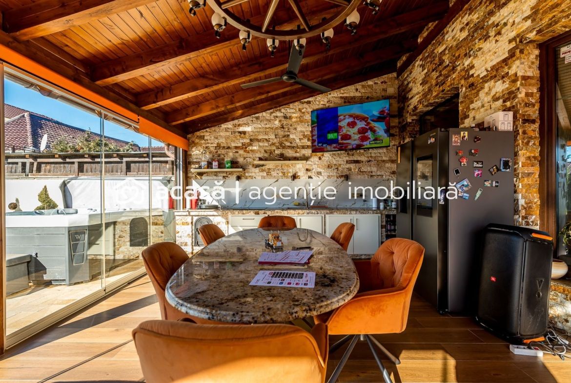 Casă cu5 camere, teren 720 mp, fotovoltaice 13 kW, Aradul Nou