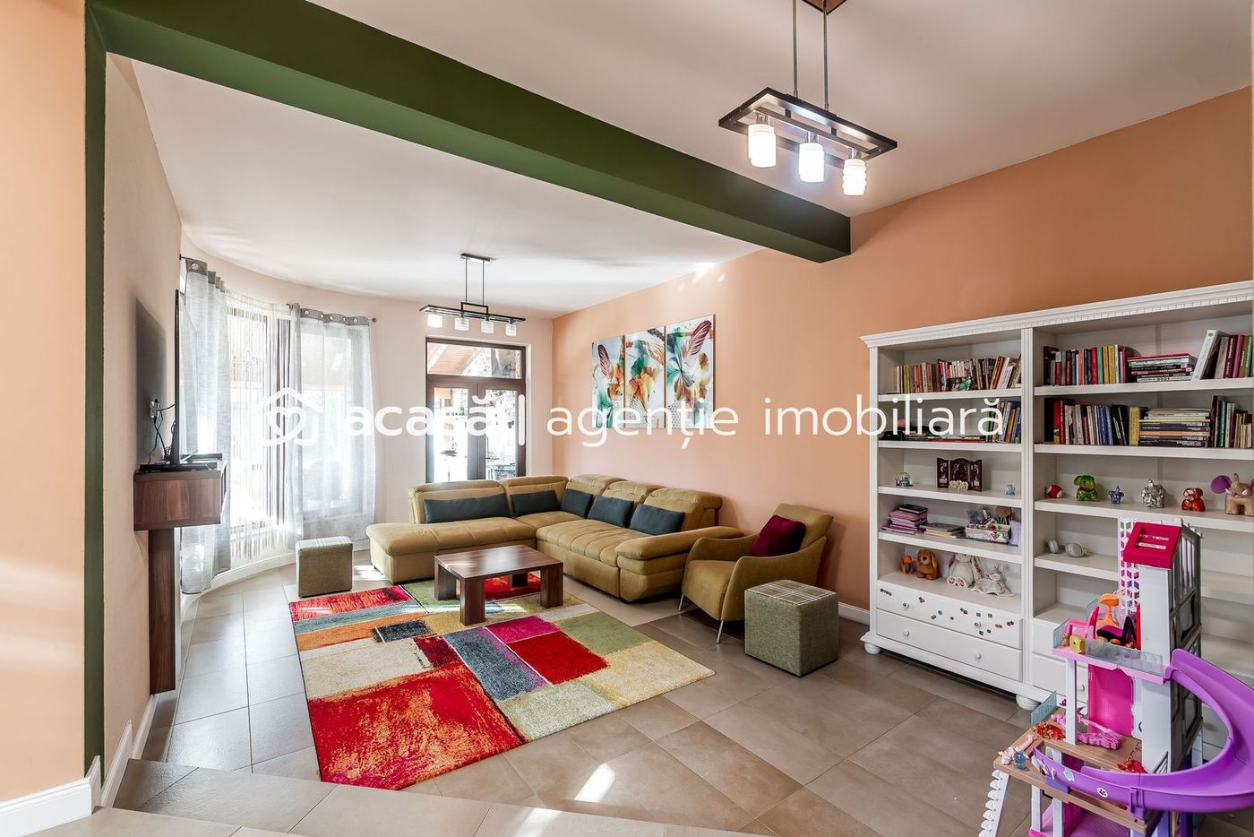 Casă cu5 camere, teren 720 mp, fotovoltaice 13 kW, Aradul Nou
