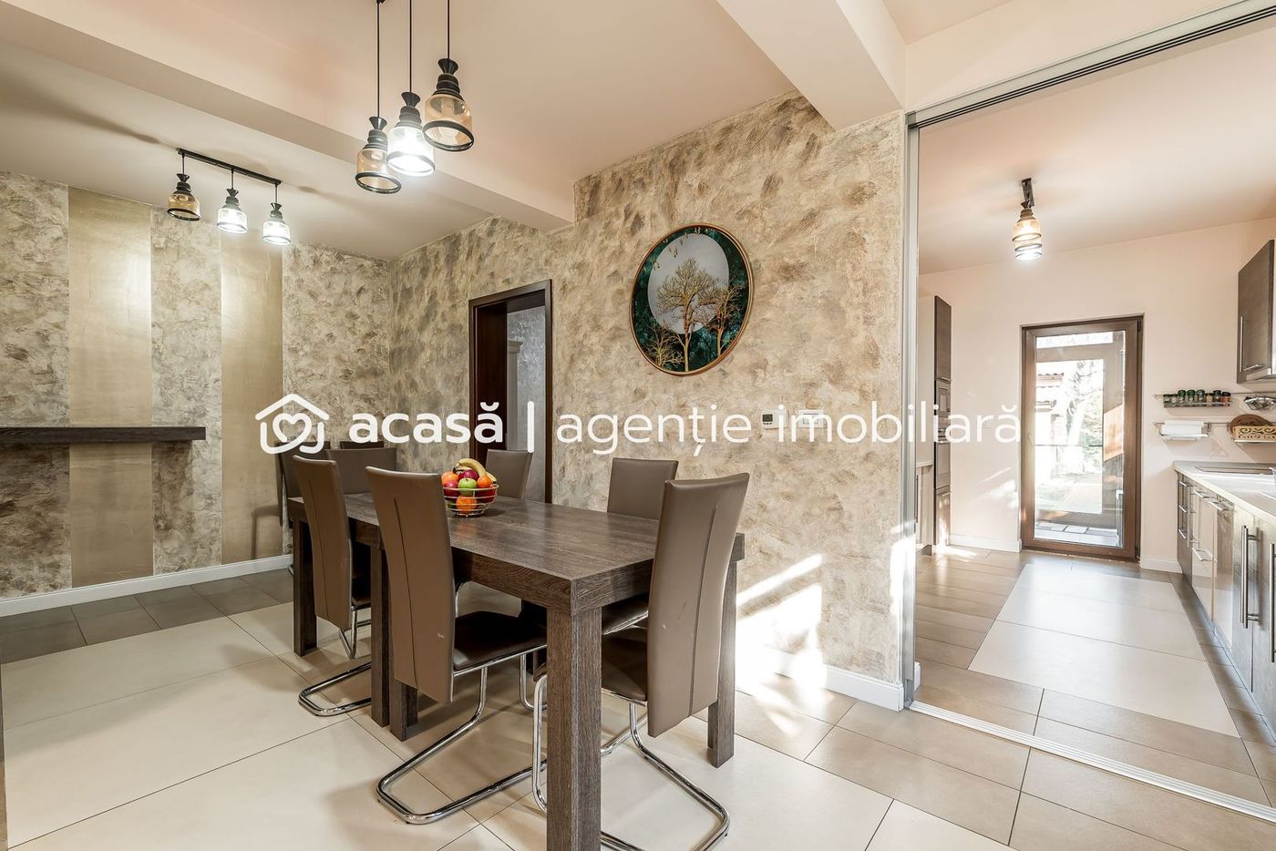 Casă cu5 camere, teren 720 mp, fotovoltaice 13 kW, Aradul Nou