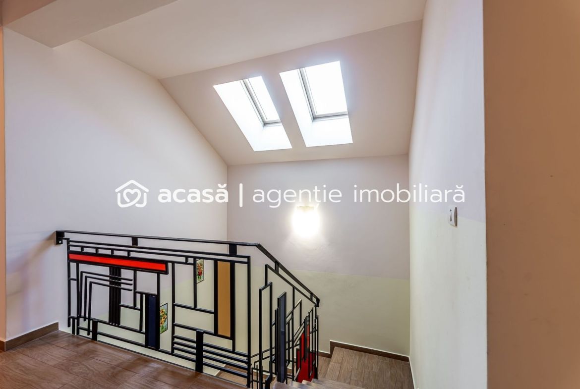 Casă cu5 camere, teren 720 mp, fotovoltaice 13 kW, Aradul Nou
