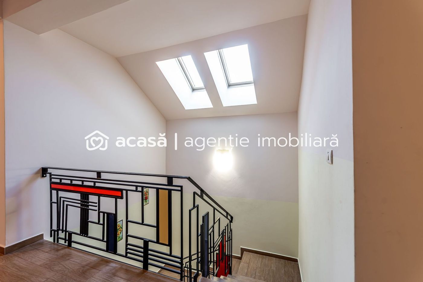 Casă cu5 camere, teren 720 mp, fotovoltaice 13 kW, Aradul Nou