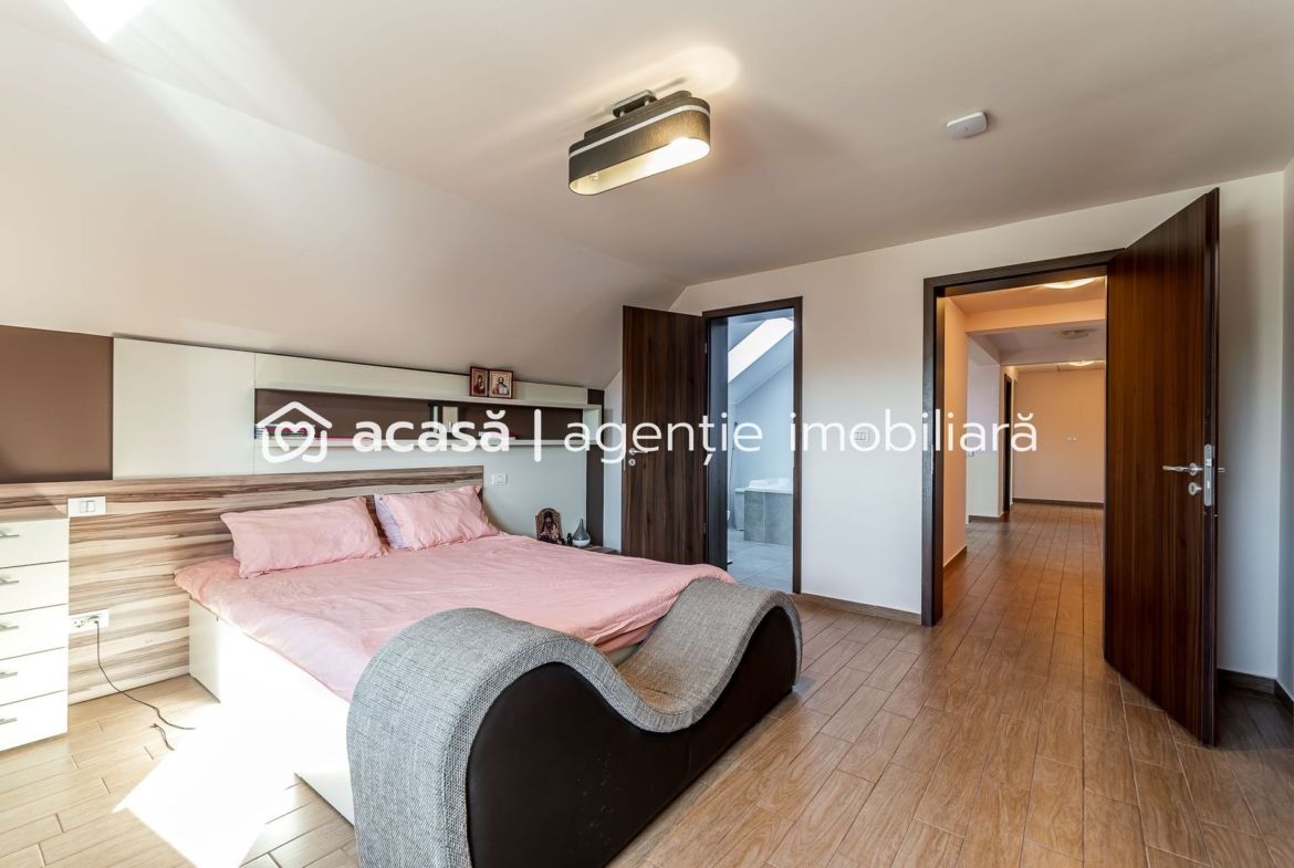 Casă cu5 camere, teren 720 mp, fotovoltaice 13 kW, Aradul Nou