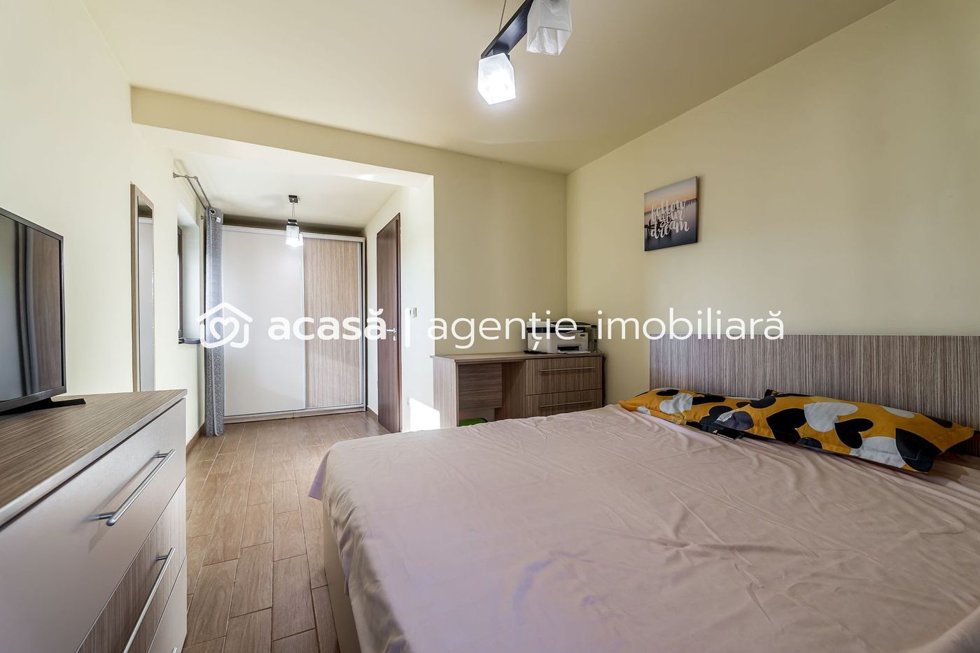 Casă cu5 camere, teren 720 mp, fotovoltaice 13 kW, Aradul Nou