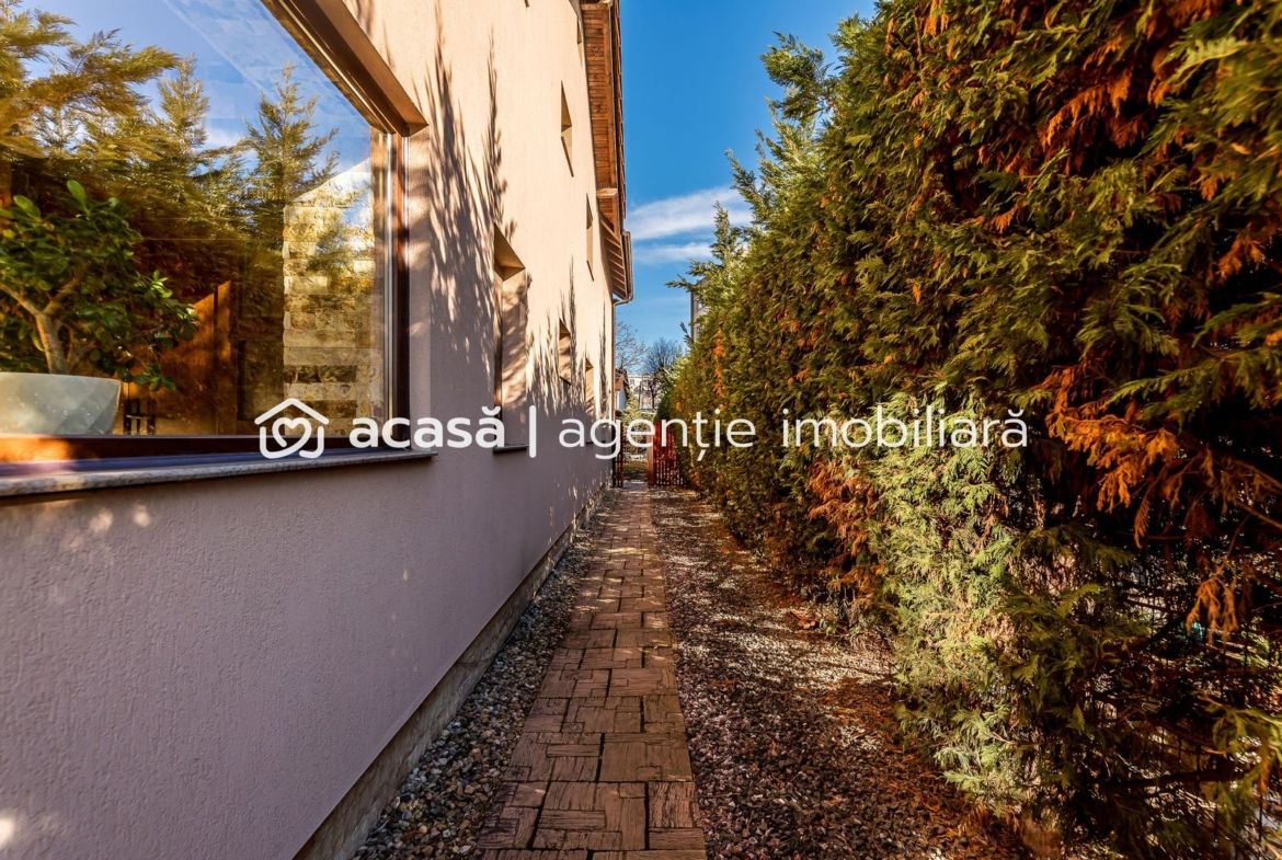 Casă cu5 camere, teren 720 mp, fotovoltaice 13 kW, Aradul Nou