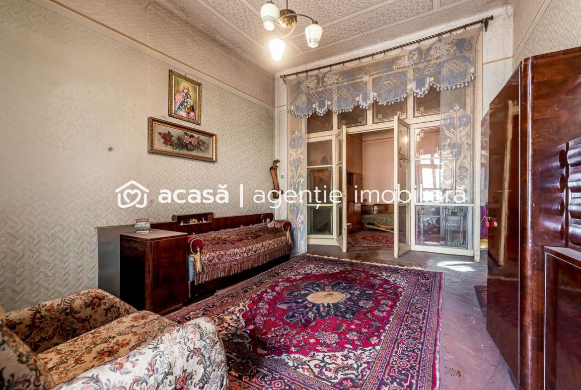 Apartament la parter înalt, str. Lucian Blaga, centrul Aradului