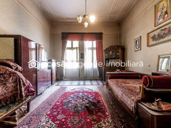 Apartament la parter înalt, str. Lucian Blaga, centrul Aradului