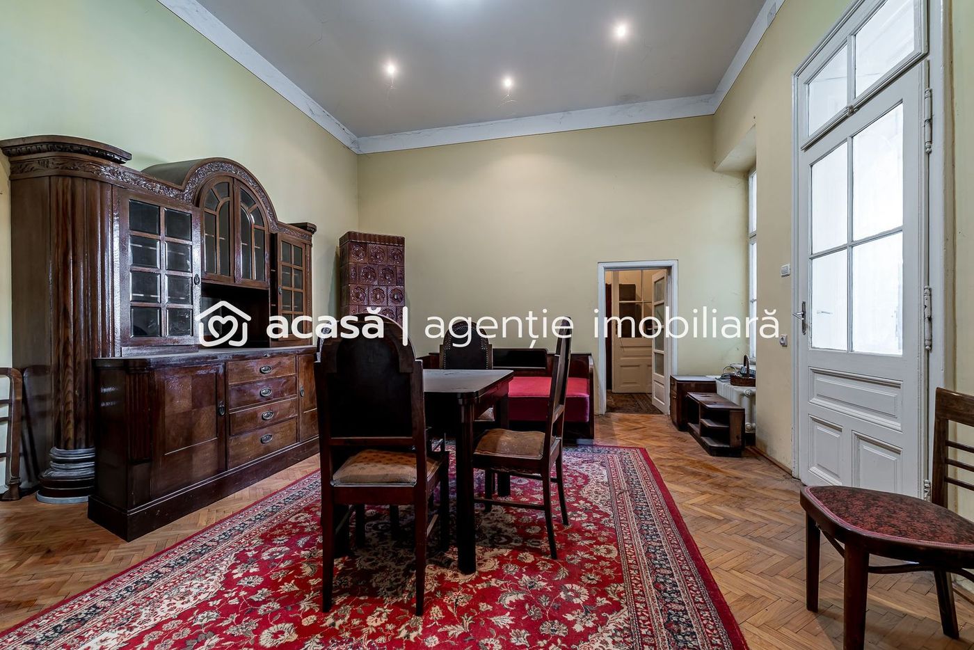Apartament la parter înalt, str. Lucian Blaga, centrul Aradului