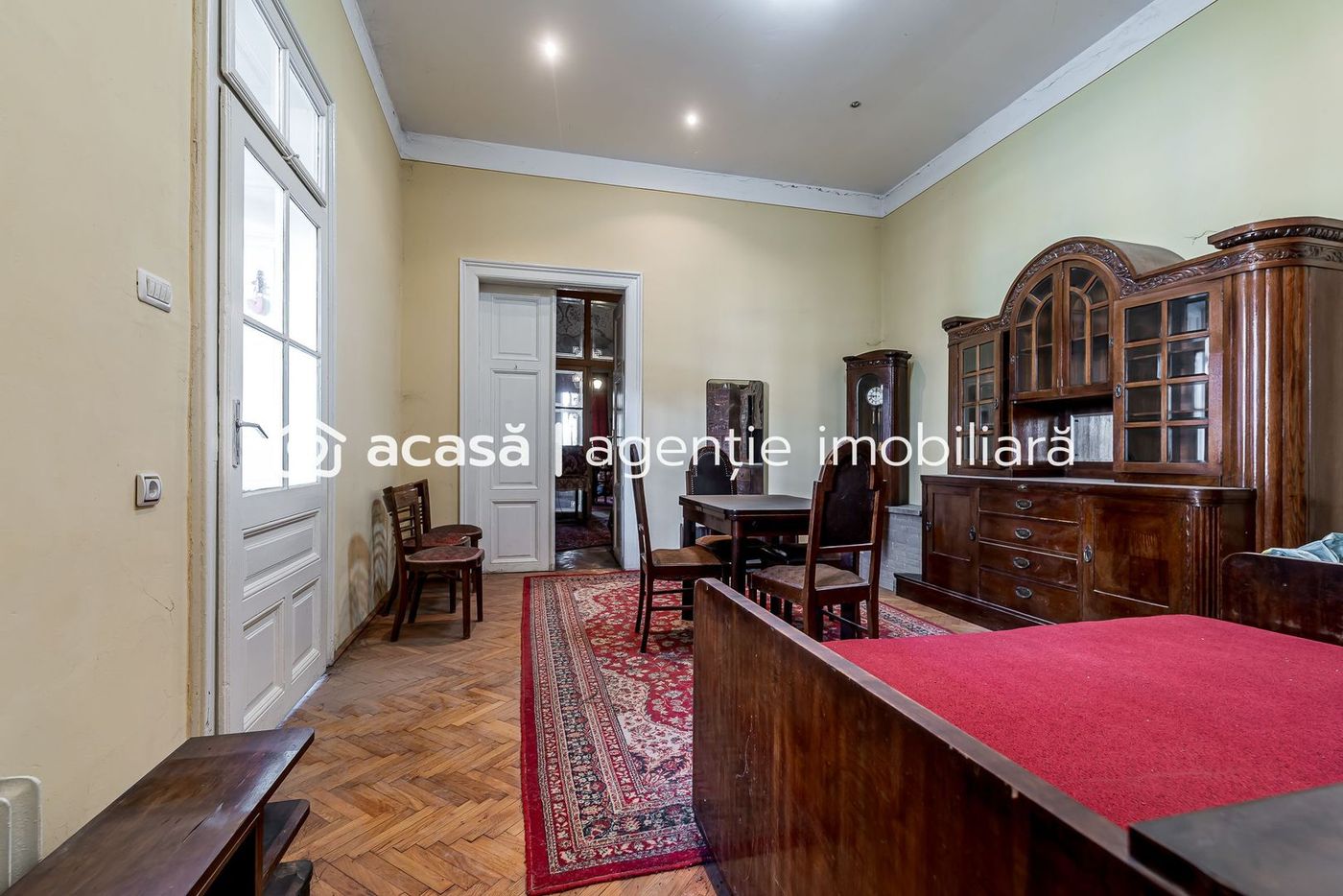 Apartament la parter înalt, str. Lucian Blaga, centrul Aradului