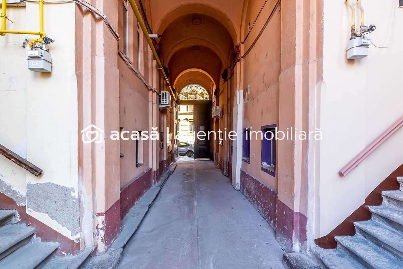 Apartament la parter înalt, str. Lucian Blaga, centrul Aradului