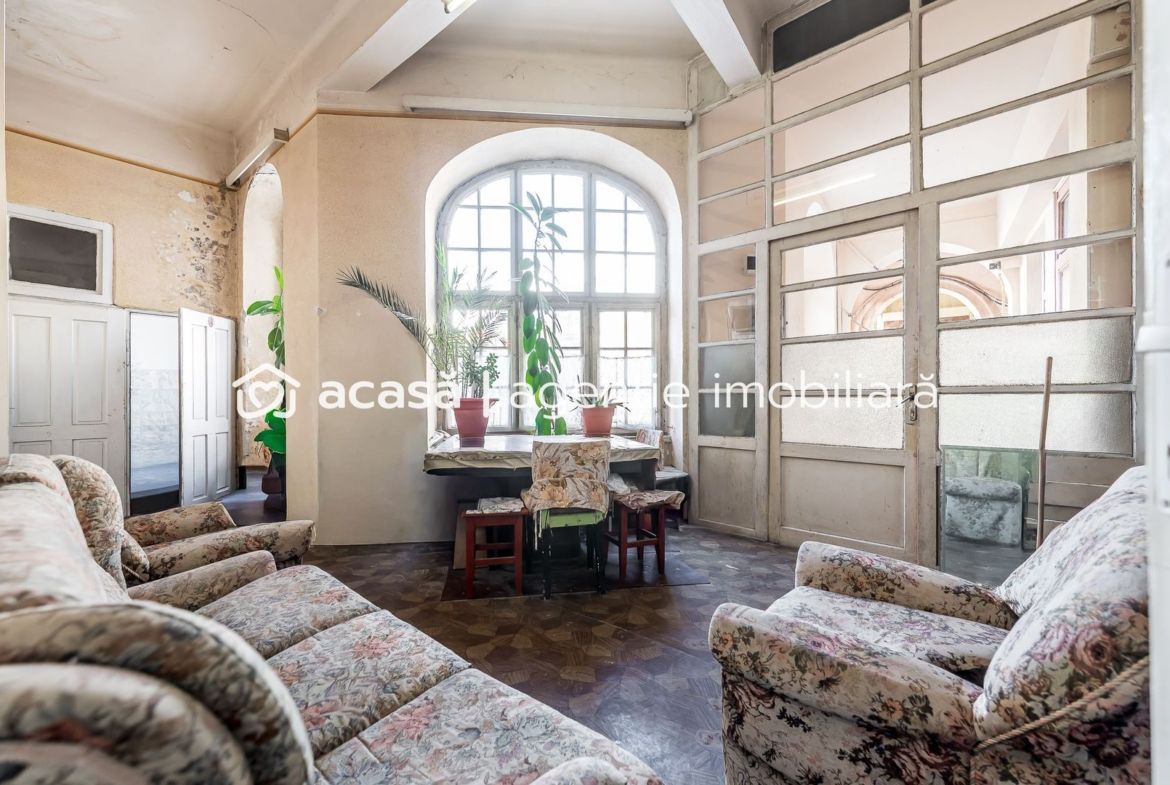 Apartament la parter înalt, str. Lucian Blaga, centrul Aradului