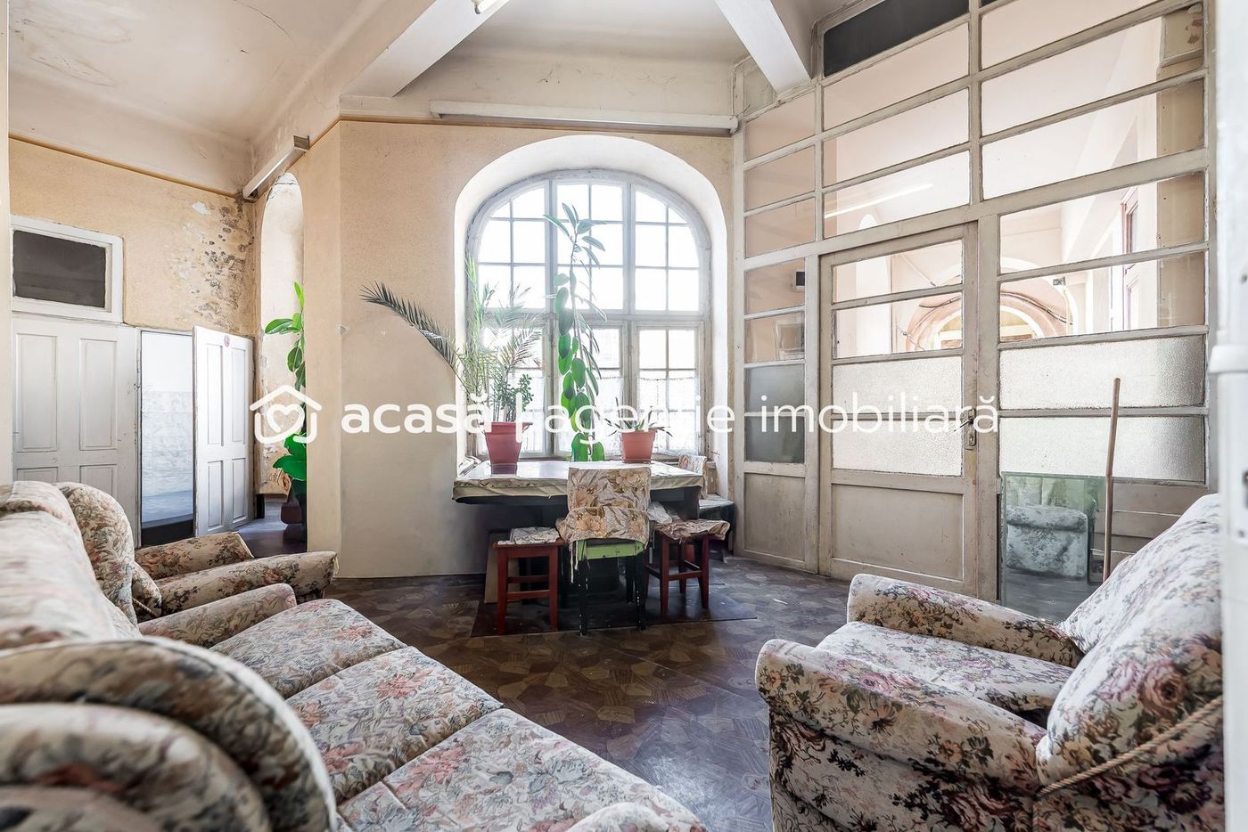 Apartament la parter înalt, str. Lucian Blaga, centrul Aradului