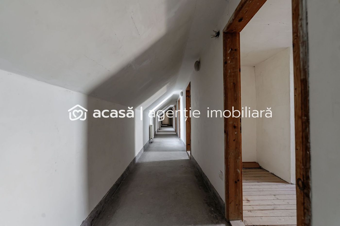 Clădire potrivită pentru proiecte educaționale sau de îngrijire