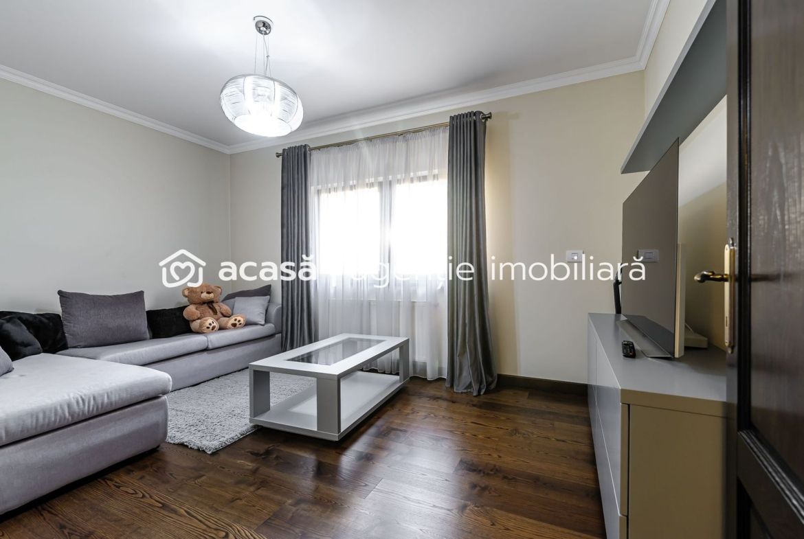 PRET NOU!!!   Vilă de Lux în Grădiște