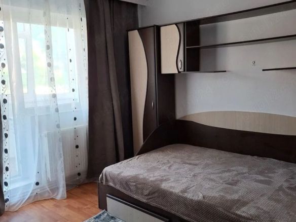 De inchiriat apartament cu 2 camere,  Ireg,  etajul 1, 400 euro