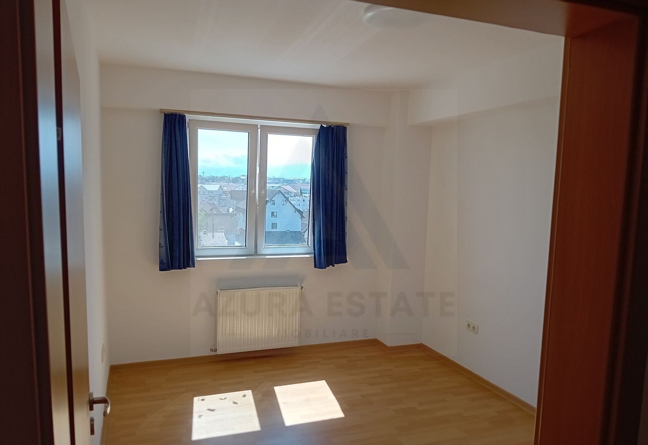 Apartament 3 camere balcon 5 mp si parcare privata zona Turnisor