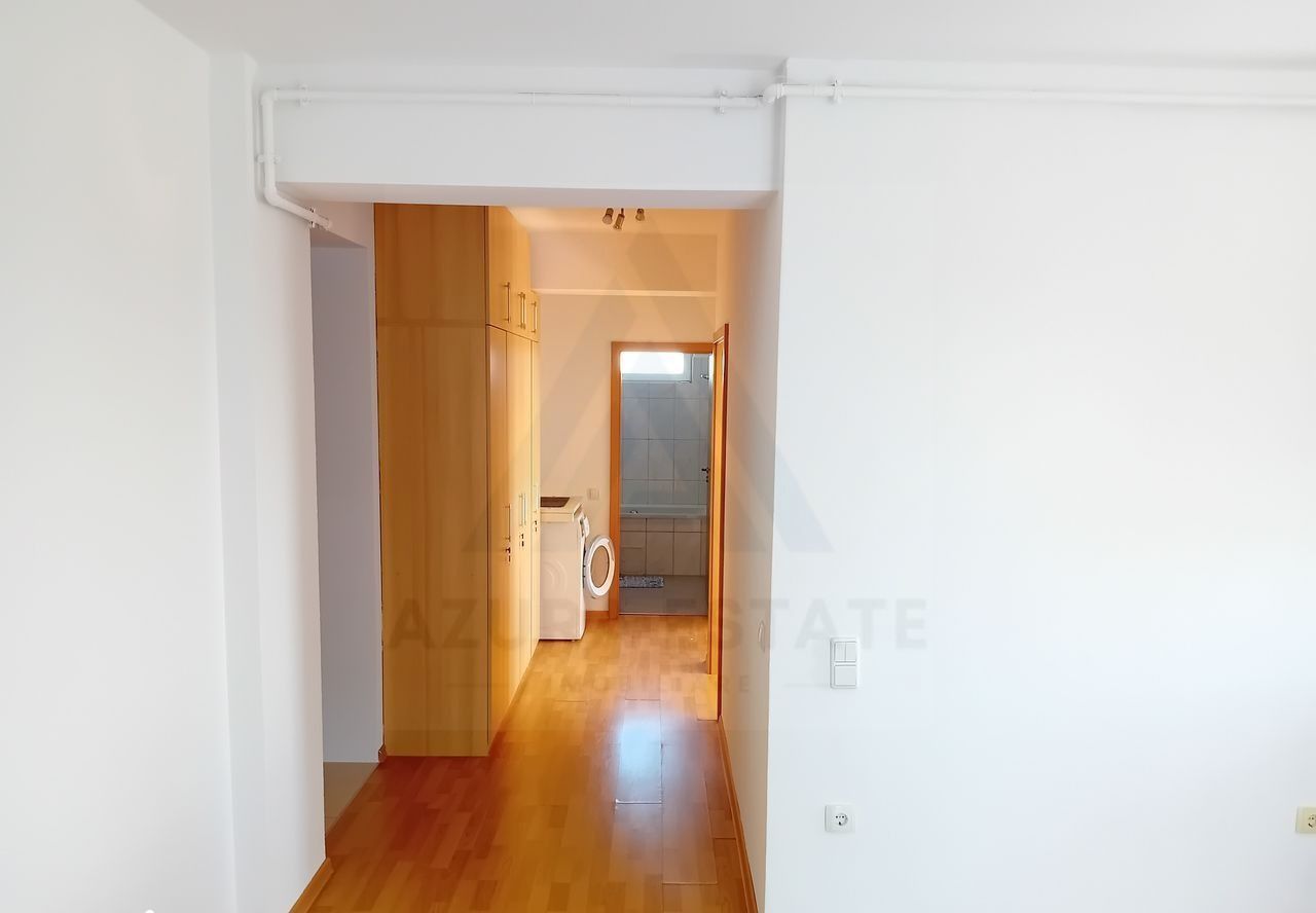 Apartament 3 camere balcon 5 mp si parcare privata zona Turnisor