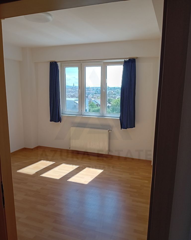 Apartament 3 camere balcon 5 mp si parcare privata zona Turnisor