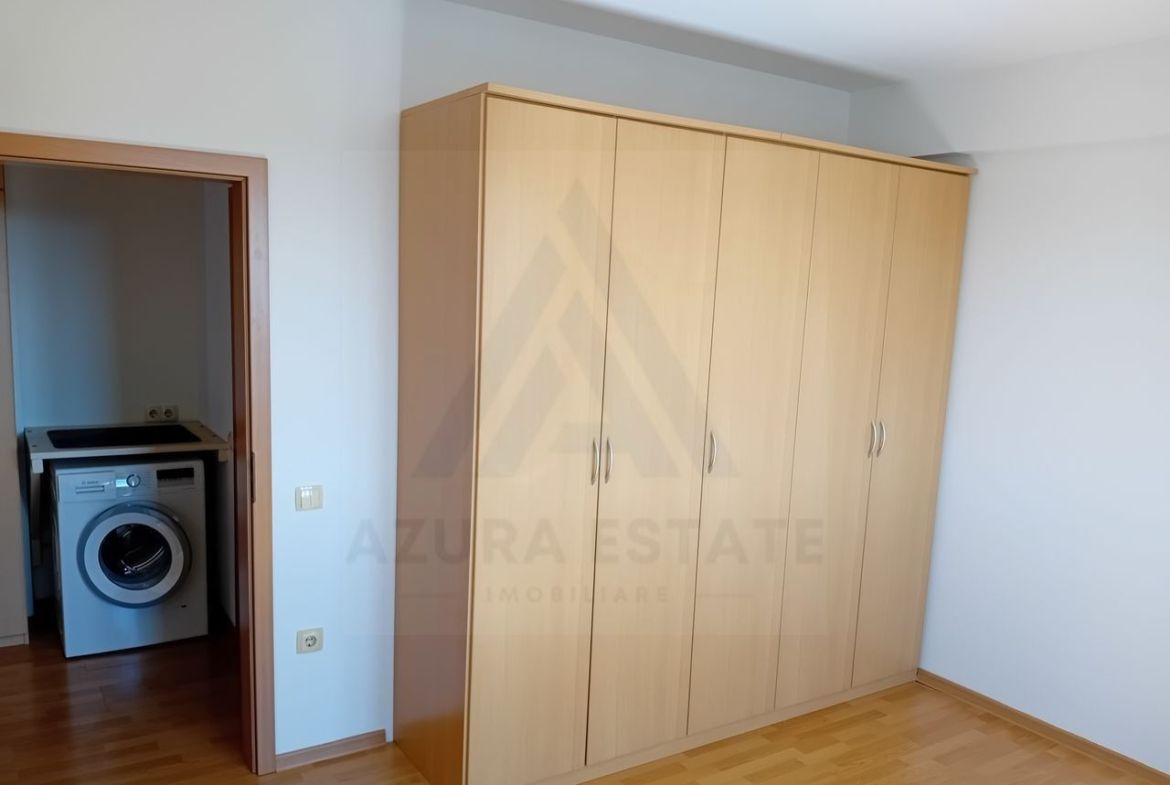 Apartament 3 camere balcon 5 mp si parcare privata zona Turnisor
