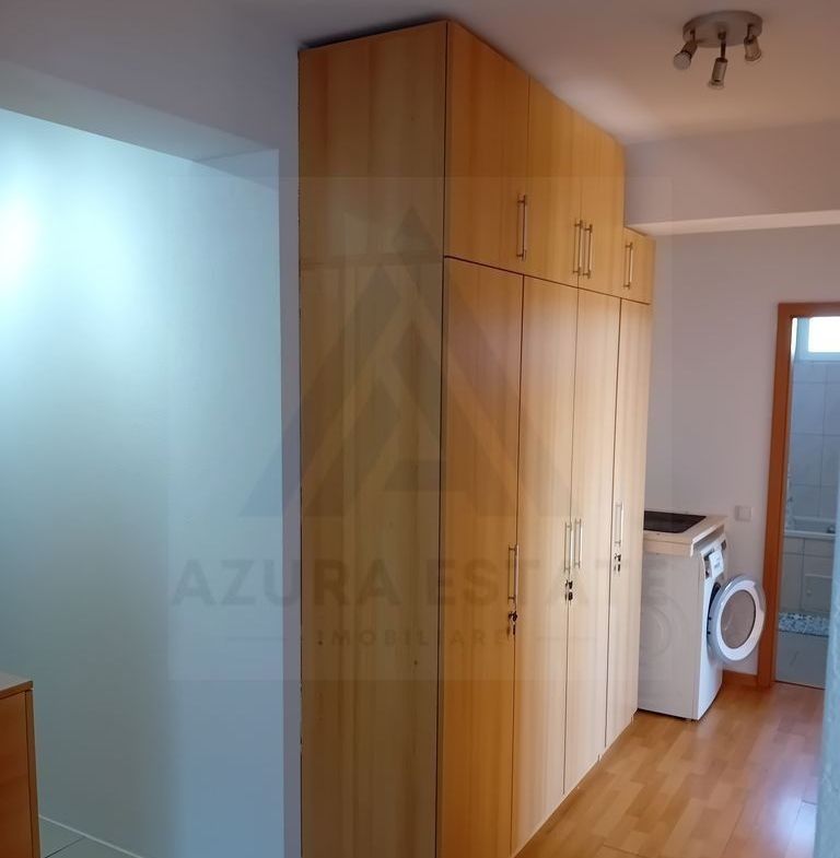 Apartament 3 camere balcon 5 mp si parcare privata zona Turnisor